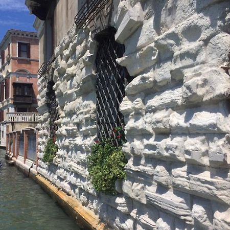 Grand Canal Palace With Lift Venice Exterior photo