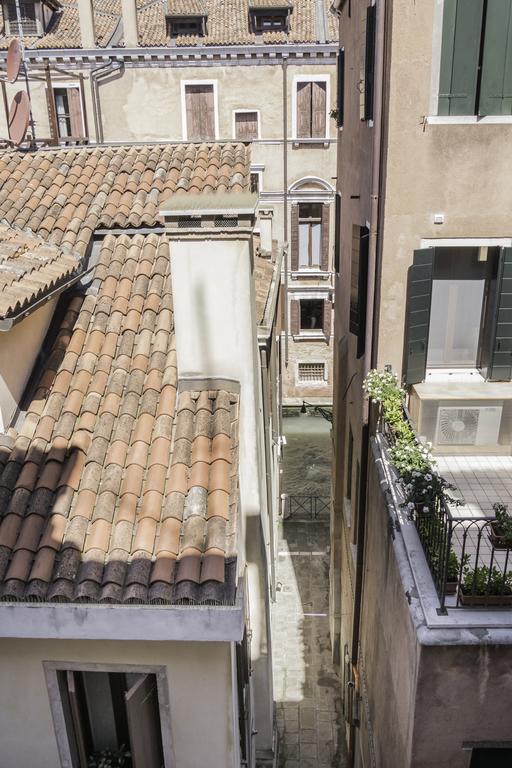 Grand Canal Palace With Lift Venice Exterior photo