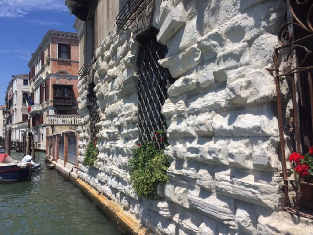 Grand Canal Palace With Lift Venice Exterior photo