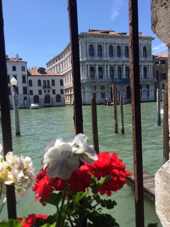 Grand Canal Palace With Lift Venice Exterior photo