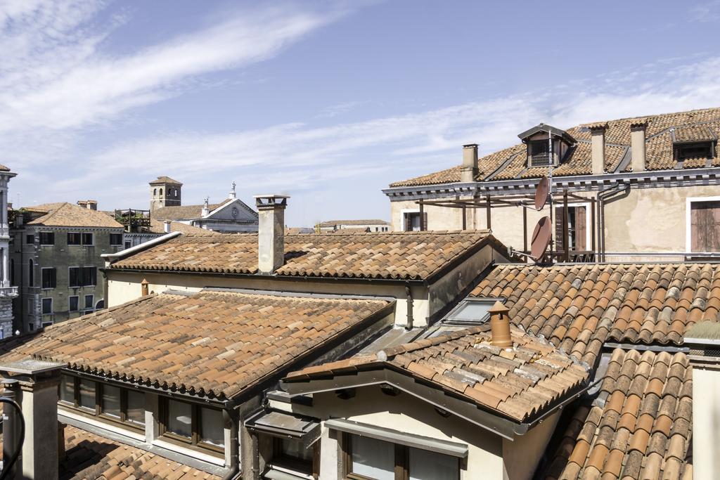 Grand Canal Palace With Lift Venice Exterior photo