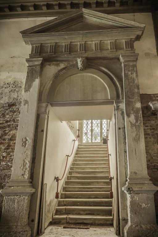 Grand Canal Palace With Lift Venice Exterior photo